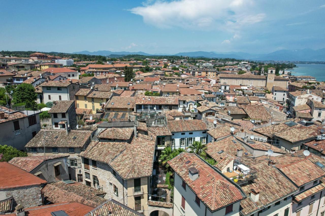 Steps From The Lake - Charme In The Inner City Desenzano del Garda Exterior foto
