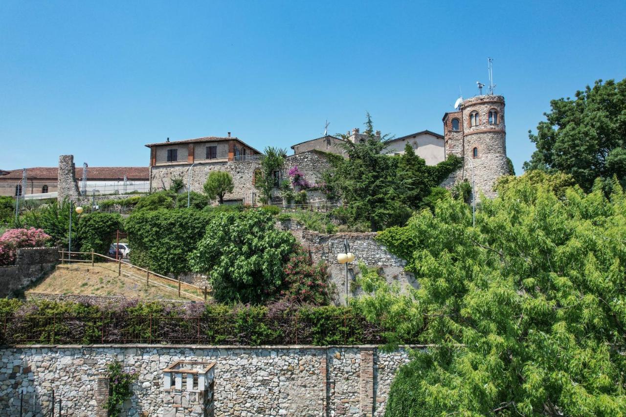 Steps From The Lake - Charme In The Inner City Desenzano del Garda Exterior foto